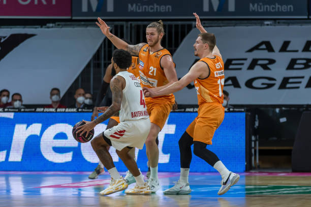 正是中国足 正是中国足